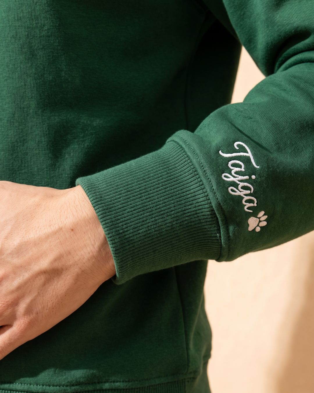 Pet name embroidered beside the one-line portrait
